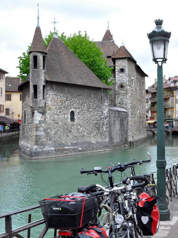 Vélos devant le palais de L'île