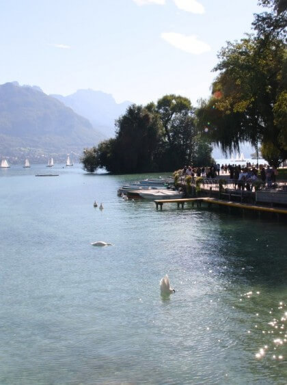 L'île aux cygnes du lac d'Annecy Tourisme Annecy