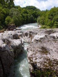 la mer de rochers des gorges du Fier