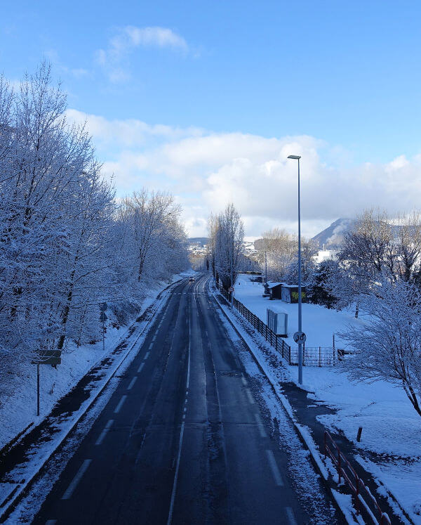 annecy : jour de neige froid