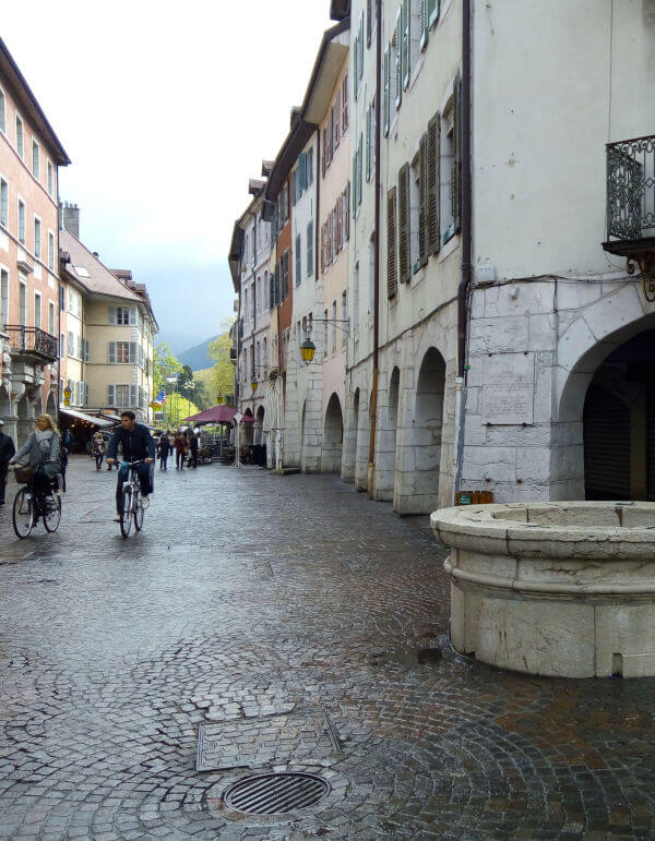 Rue du Paquier après une averse