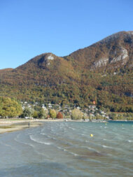 Annecy le vieux depuis la plage d'Albigny