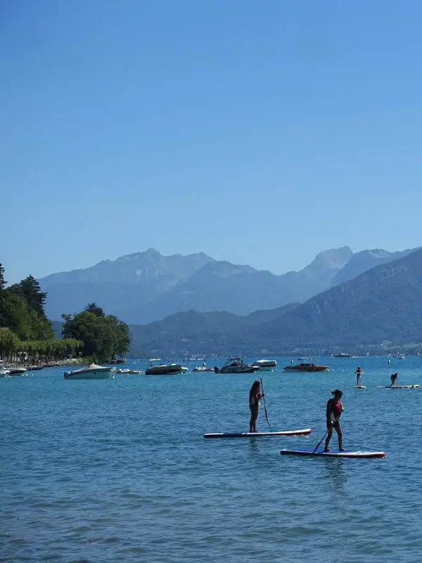 Stand up paddle sur le lac d'Annecy