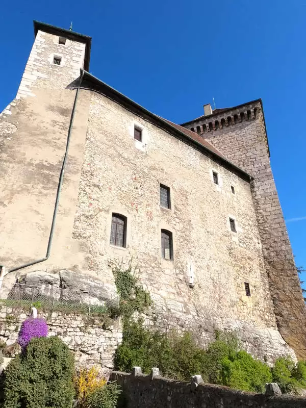 château d'Annecy depuis l'extérieur