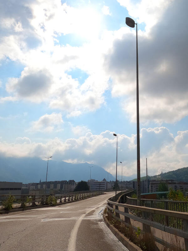 Route arrivant au centre d'Annecy