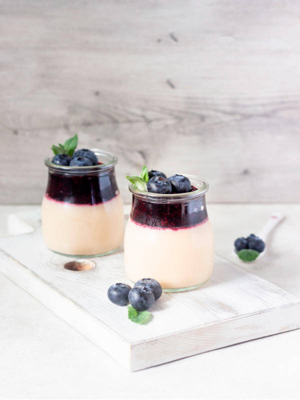 Panna cotta au coulis de myrtilles