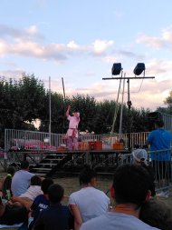 spectacle de jongle à Albigny